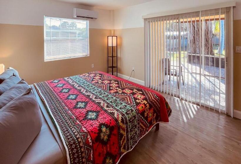 Пансион White Orchid Apartments