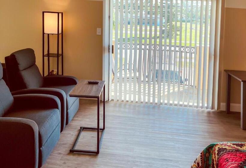 Пансион White Orchid Apartments