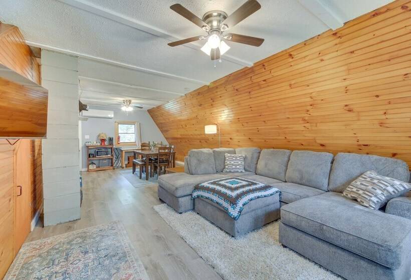 Pet Friendly Belfast Retreat   2 Mi To Downtown!