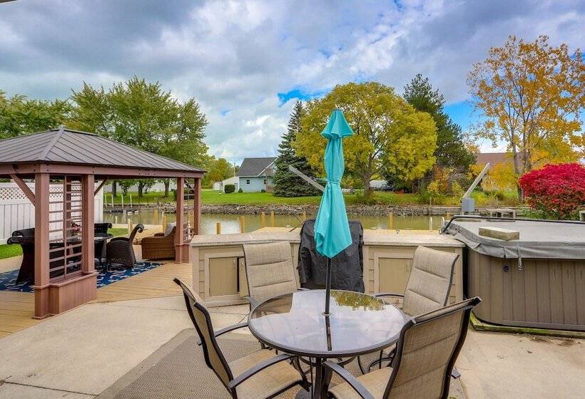 Port Clinton Home W/ Private Dock + Gazebo!