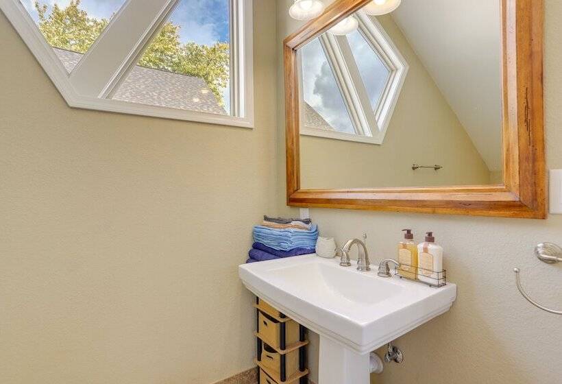 Port Clinton Home W/ Private Dock + Gazebo!