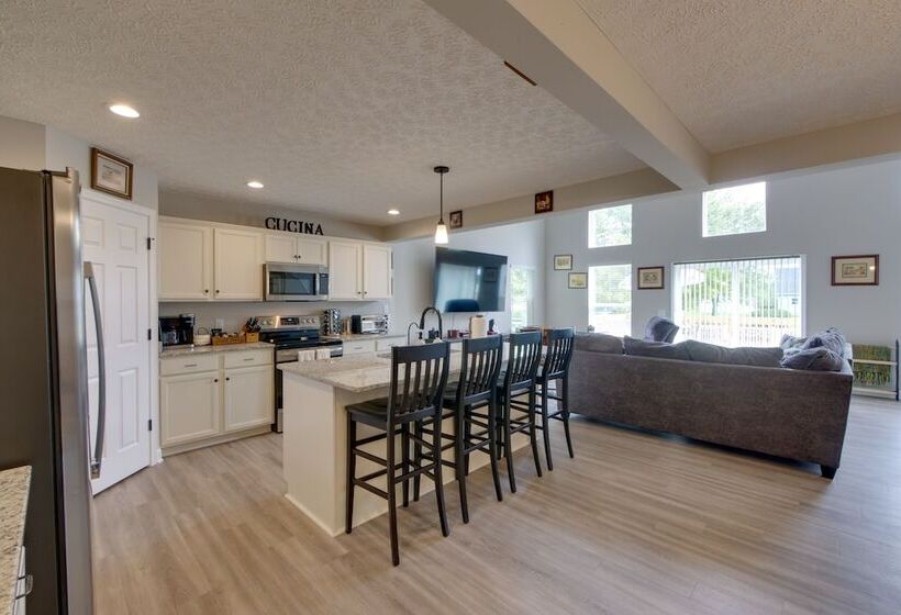 Port Clinton Retreat W/ Lake Access & Dock!