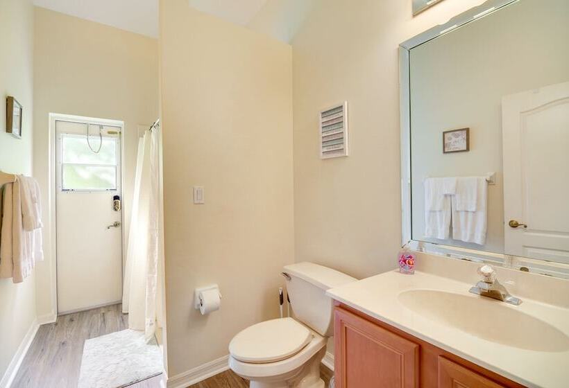 Ranch Style Florida Retreat W/ Pool & Lanai