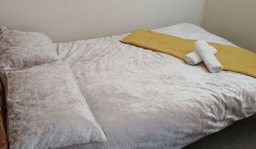 דירת נופש Inviting 4 Bed House In Southampton   Home Away