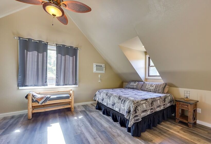 Riverfront Arkansas Abode   Furnished Deck & Grill