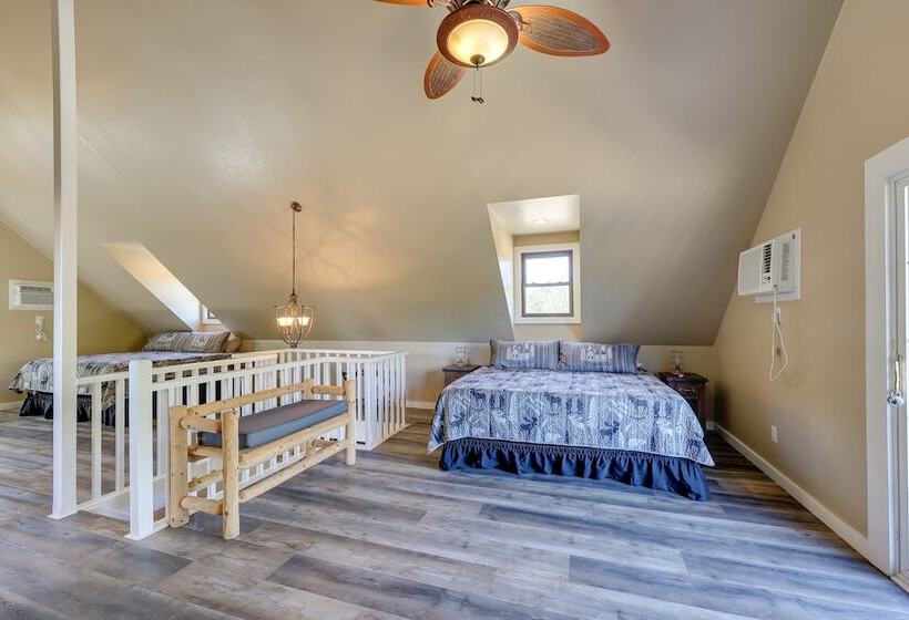 Riverfront Arkansas Abode   Furnished Deck & Grill