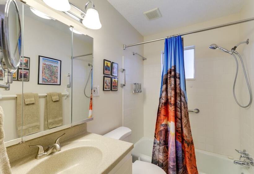 Hot Tub & Fire Pit: Serene Clifton Retreat!