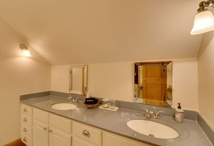 Spacious Family Friendly Virginia Home On 5 Acres!