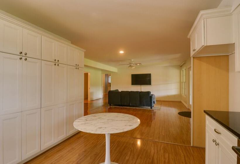 Spacious Family Friendly Virginia Home On 5 Acres!