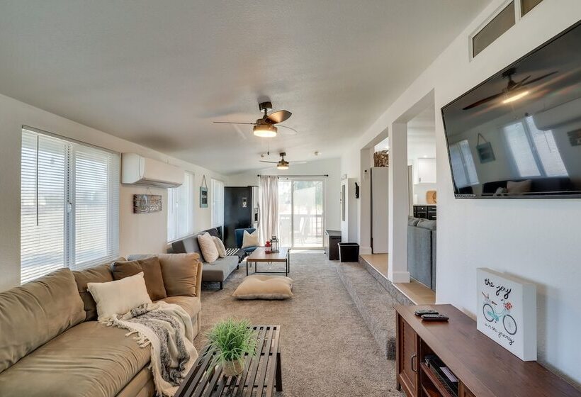 Updated Topock Home W/ Deck & Fire Pit!