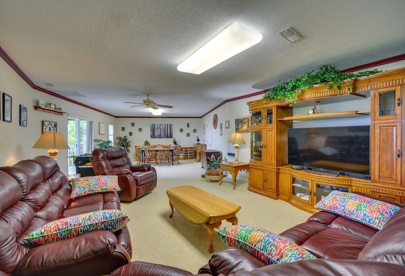 40 Acre Ararat Escape: On Site Trails & Mtn Views!