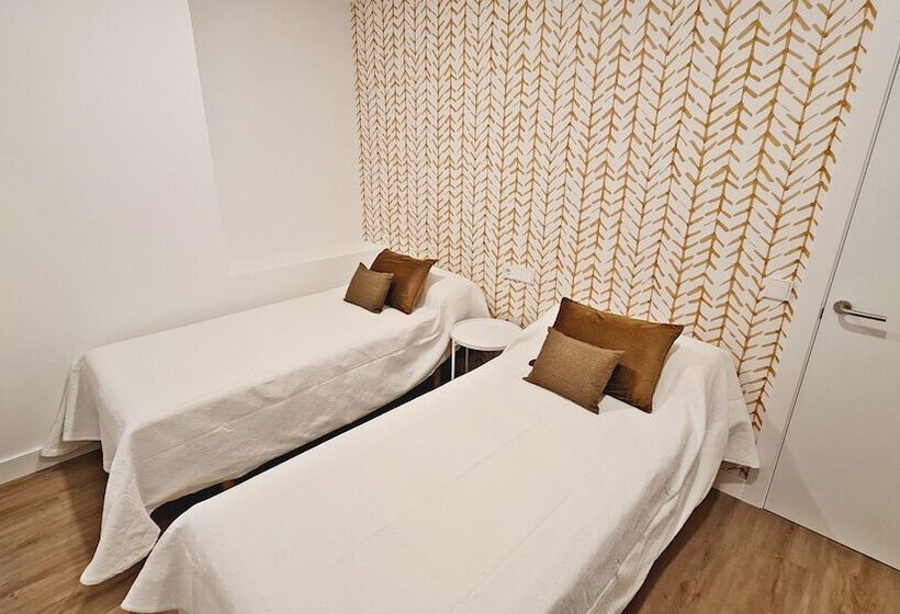 تختخواب و صبحانه Br Silgar Suites