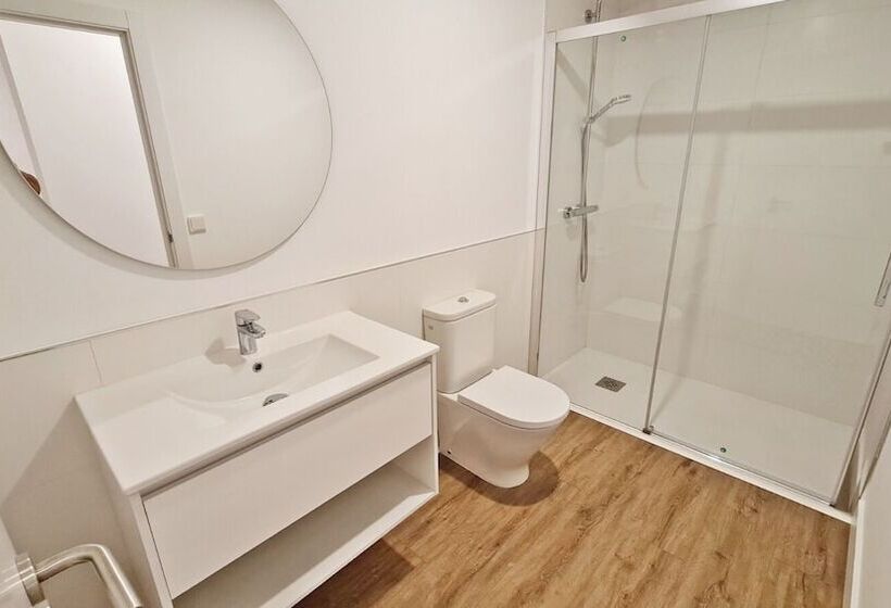 تختخواب و صبحانه Br Silgar Suites