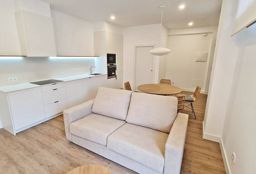 تختخواب و صبحانه Br Silgar Suites