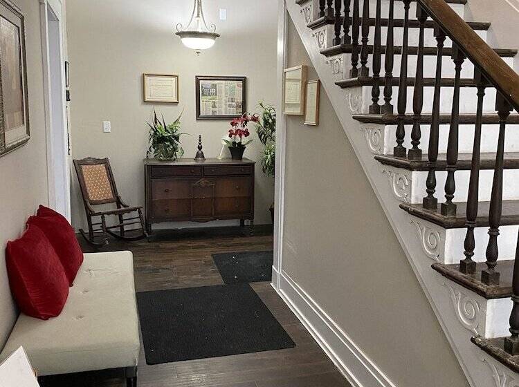 Bed and Breakfast Historic Mcdonald Airbnb