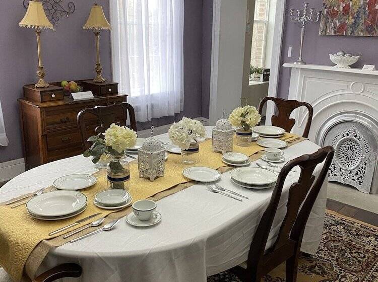Bed and Breakfast Historic Mcdonald Airbnb