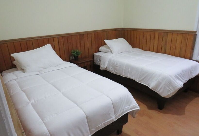 تختخواب و صبحانه Riverline Lodge