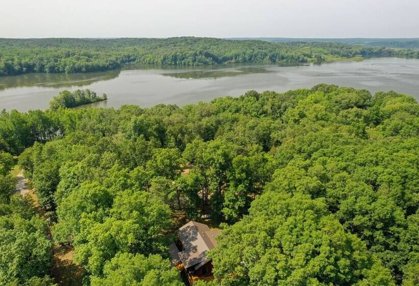 Cadiz Vacation Home W/ Deck: Walk To Lake Barkley