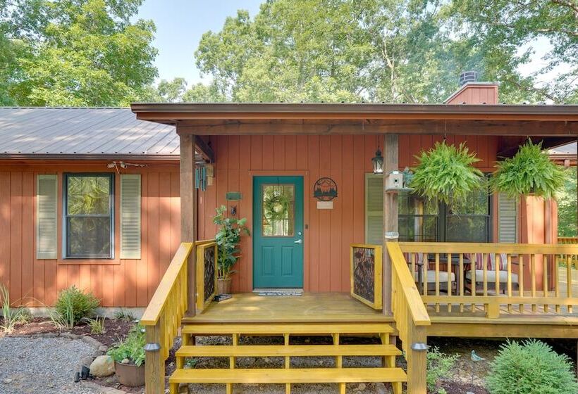 Cadiz Vacation Home W/ Deck: Walk To Lake Barkley