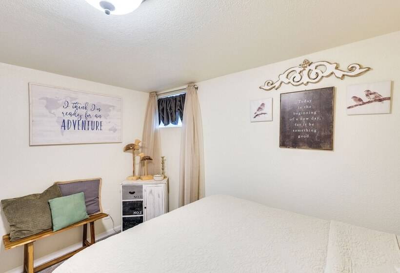 Centrally Located Apt Near Downtown Rapid City!