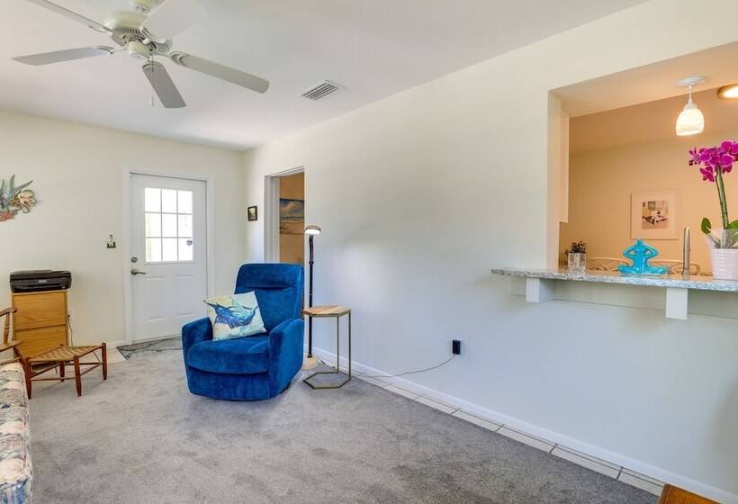 Charming Bradenton Home W/ Yard   Walk To Beach!