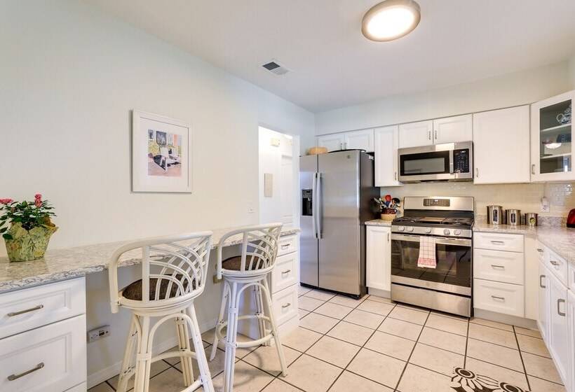 Charming Bradenton Home W/ Yard   Walk To Beach!