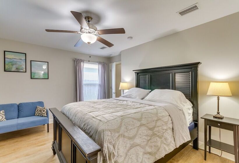 Charming Pensacola Home Rental: 2 Mi To Beach!