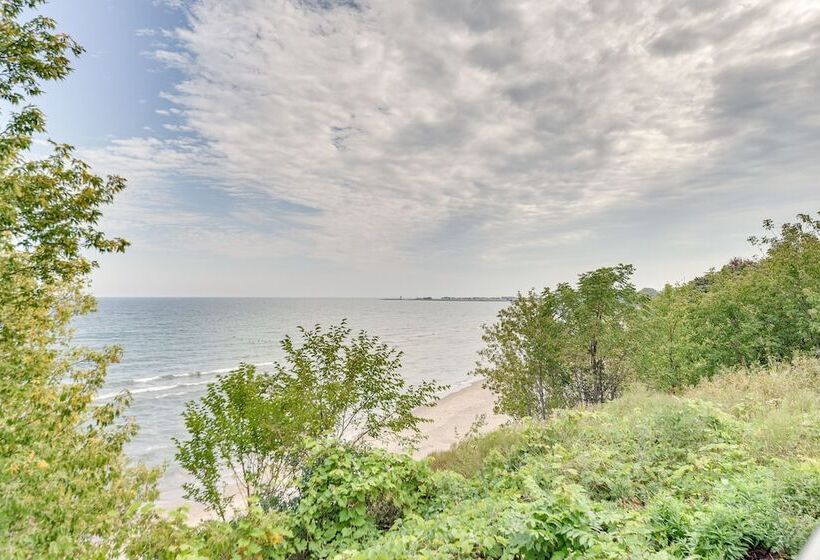 Charming Racine Home   Walk To Lake Michigan!