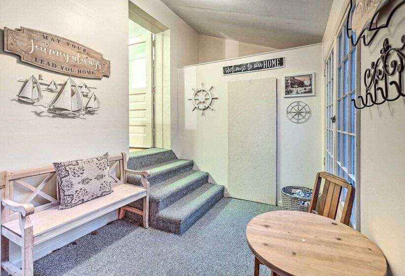 Historic Cadillac Home: Walk To Lake & Downtown!