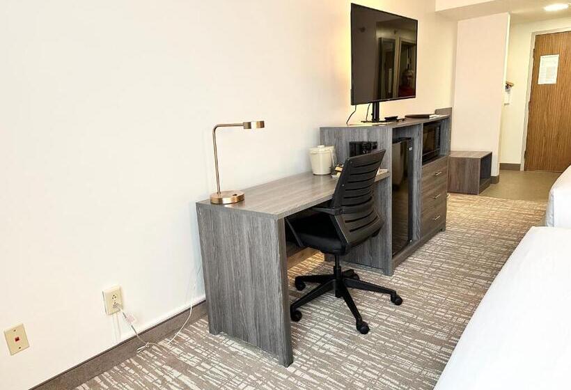 مسافرخانه Kiteville Cedar Rapids