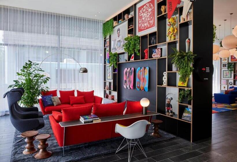 هتل Citizenm Boston Back Bay