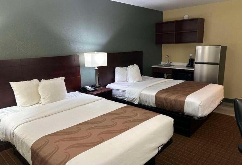 Отель Suburban Studios Fort Dodge