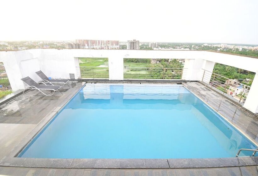 ホテル The Xen Suites Kolkata Airport