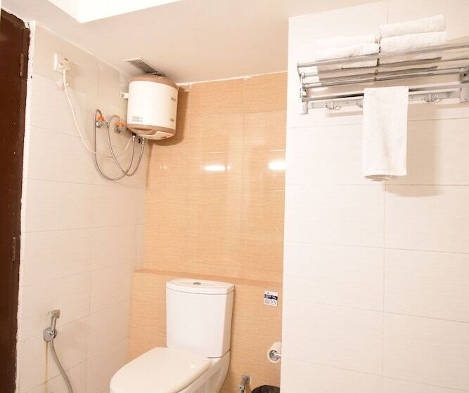 ホテル The Xen Suites Kolkata Airport