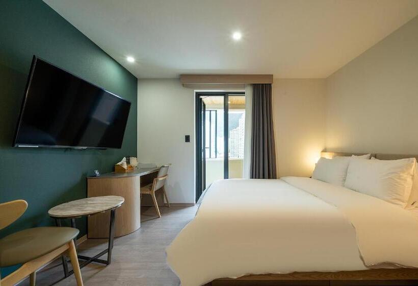 Hound Hotel Gimhae Samgye