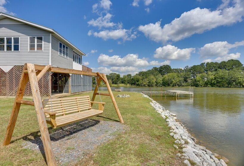 Lakefront Alabama Escape W/ Boat Dock & Fire Pit!