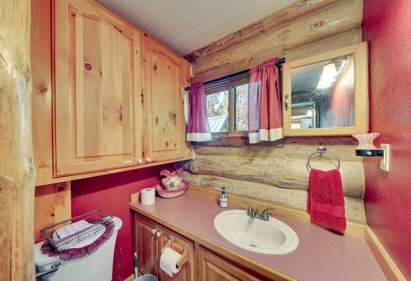 Libby Home W/ Mountain Views: Gazebo & Fire Pit!