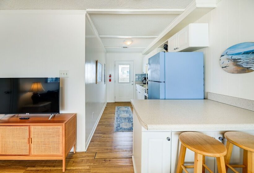 Lovely Emerald Isle Beach House   Steps To Beach!