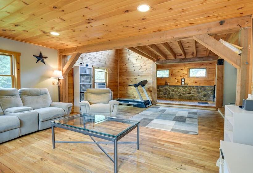 Meredith Home W/ Deck: 6 Mi To Lake Winnipesaukee!