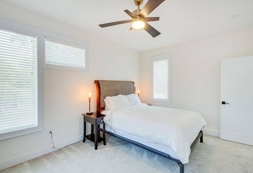 Modern Lawrence Home W/ Patio < Half Mi To U Of K!