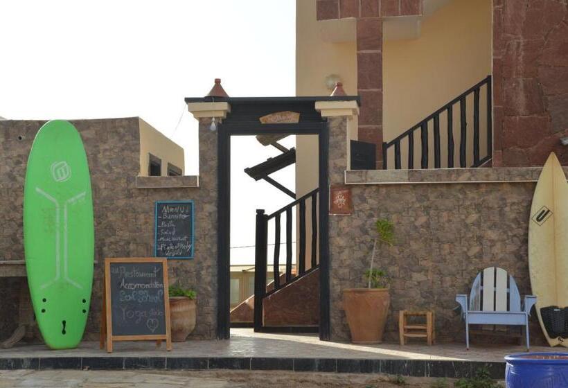 هاستل Petit Surfer