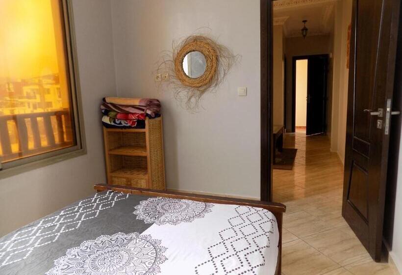 هاستل Petit Surfer