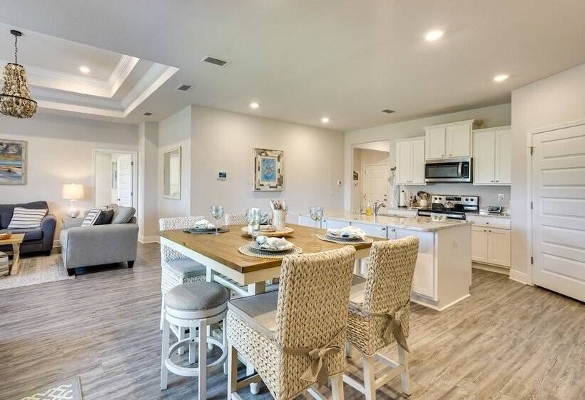 Port St Joe Home   Walk To Beach + Restaurants!