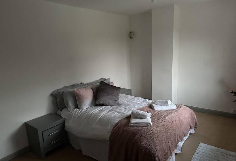 レジデンス Captivating 1 Bed House In Ammanford
