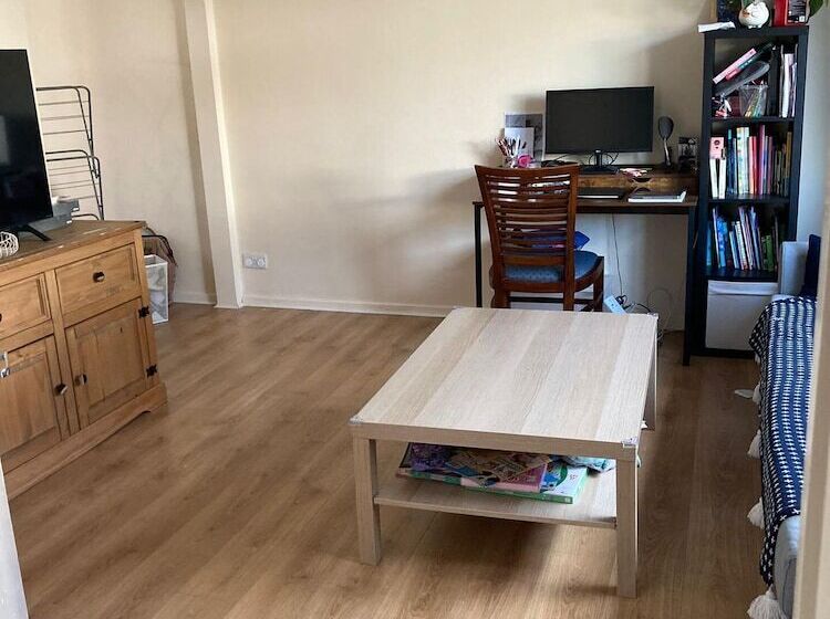 إقامة Stunning 3  Bed Semi Detached House In Cambridge