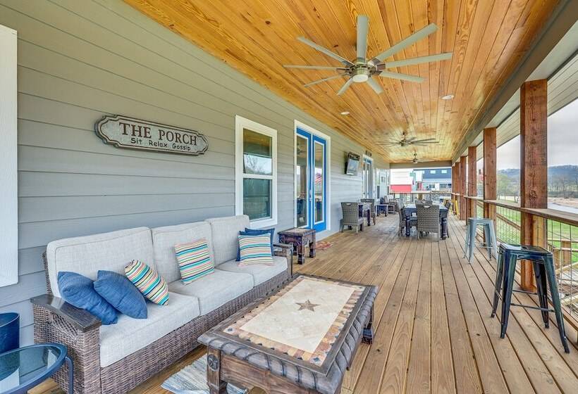 Riverfront Arkansas Abode W/ Deck & Grill!