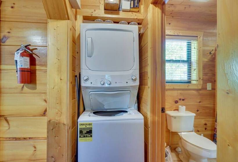 Sevierville Cabin W/ Hot Tub: 5 Mi To Pigeon Forge