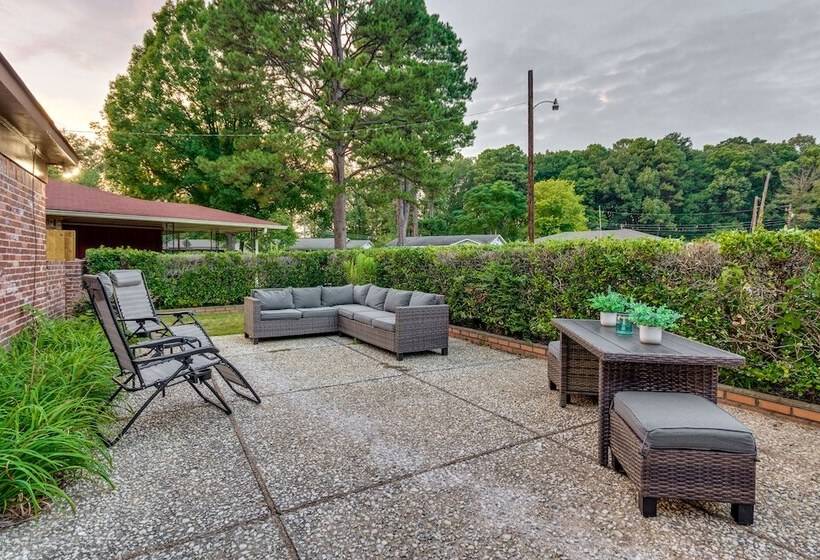 Spacious Little Rock Home W/ Patio   9 Mi To Dtwn!