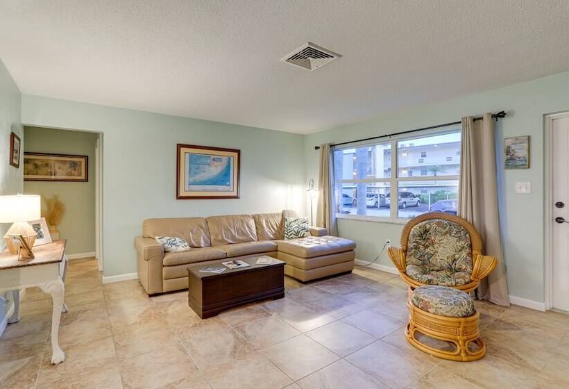 St Petersburg Home W/ Yard & Grill: 2 Mi To Beach!