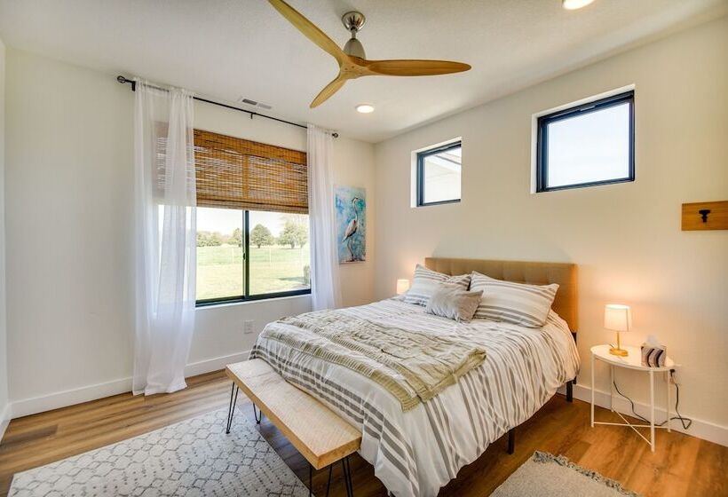 Stunning Chesapeake Bay Farmhouse W/ Dock & Kayaks